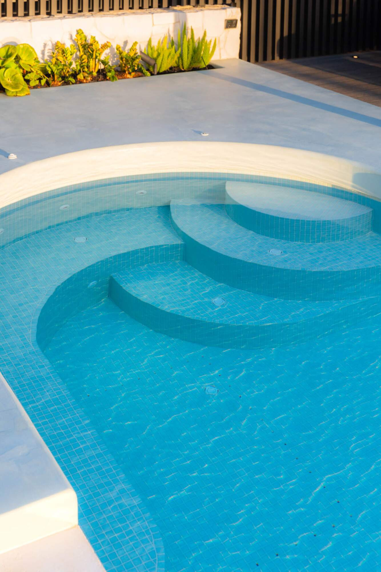 Front Yard Wet Edge Pool | SPASA Awards